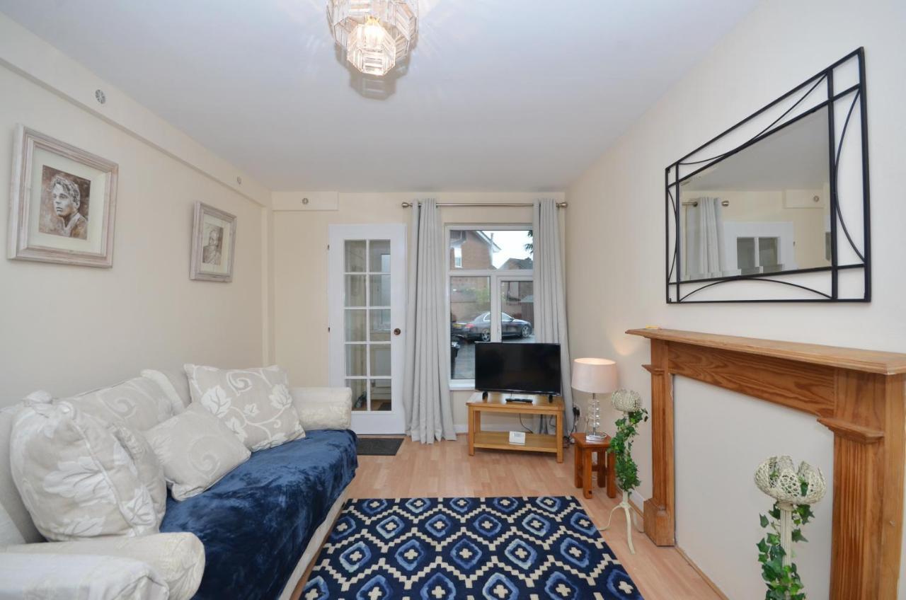 Bright Stylish 2 Bedroom Garden Apartment South Belfast Close To Everything Exterior photo